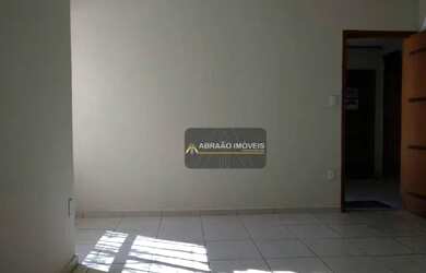 Imagem: O apartamento possui 2 Dormitórios, 1 Banheiro, 2 Vagas na