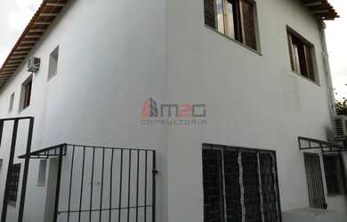 Imagem: A casa para alugar possui 4 Dormitórios, 5 Banheiros, 4 Vagas