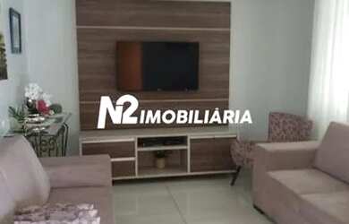 Imagem: A casa possui 3 Dormitórios, 2 Banheiros, 1 Vaga na garagem