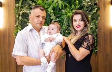 Imagem: A casa possui 3 Dormitórios, 1 Banheiro, 2 Vagas na garagem