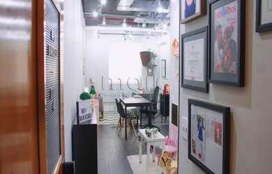 Imagem: O depósito possui 1 Vaga na garagem e 30m² de Área e está