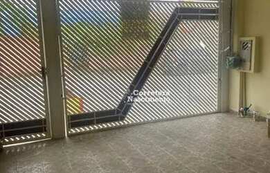 Imagem: A casa possui 3 Dormitórios, 1 Banheiro, 2 Vagas na garagem