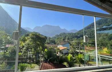 Imagem: A casa em condomínio possui 3 Dormitórios, 4 Banheiros, 2