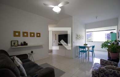 Imagem: O apartamento possui 3 Dormitórios, 1 Banheiro, 1 Vaga na garagem