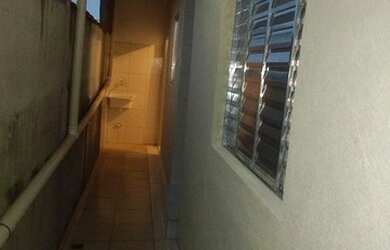 Imagem: A casa possui 1 Dormitório, 1 Banheiro e está localizado