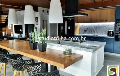 Imagem: O apartamento possui 4 Dormitórios, 5 Banheiros, 4 Vagas na