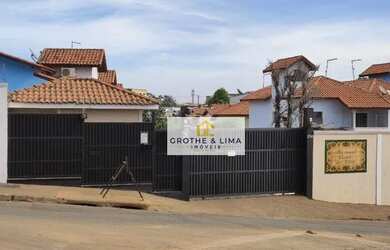 Imagem: A casa em condomínio possui 2 Dormitórios, 1 Banheiro, 2 Vagas