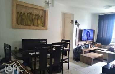 Imagem: O apartamento possui 2 Dormitórios, 1 Banheiro, 1 Vaga na garagem