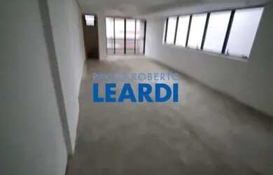 Imagem: O depósito possui 1 Vaga na garagem, 56m² de Área e está