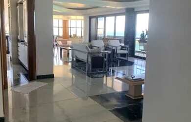 Imagem: O apartamento possui 5 Dormitórios, 5 Banheiros, 4 Vagas na