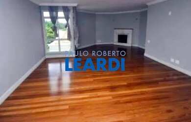 Imagem: O apartamento na cobertura possui 5 Dormitórios, 5 Banheiros