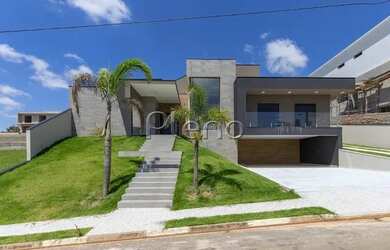 Imagem: A casa em condomínio possui 4 Dormitórios, 2 Banheiros, 4