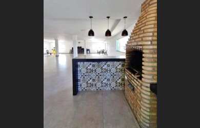 Imagem: Vede-se apartamento 2 quartos segundo andar próximo a portaria