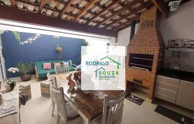 Imagem: A casa em condomínio possui 2 Dormitórios, 1 Banheiro, 2 Vagas