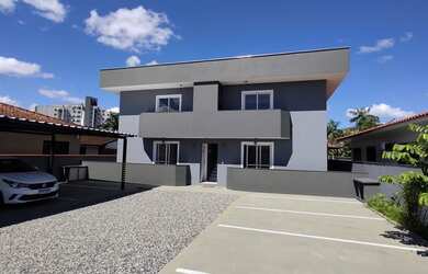 Imagem: O apartamento possui 2 Dormitórios, 2 Banheiros, 2 Vagas na