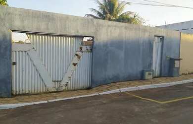 Imagem: A casa em condomínio possui 2 Dormitórios, 1 Banheiro, 4 Vagas