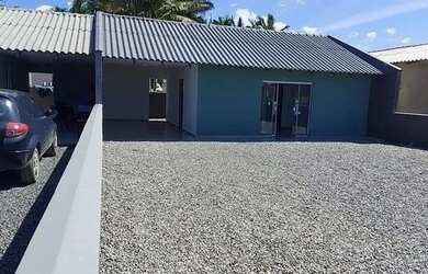 Imagem: A casa possui 2 Dormitórios, 1 Banheiro, 1 Vaga na garagem