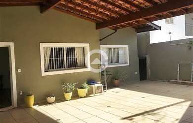 Imagem: A casa possui 5 Dormitórios, 1 Banheiro, 254m² de Área e