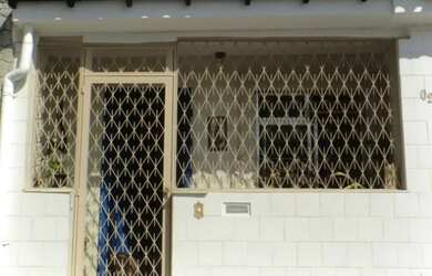 Imagem: A casa possui 2 Dormitórios, 2 Banheiros, 1 Vaga na garagem