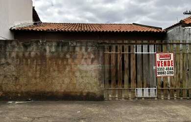Imagem: A casa possui 1 Dormitório, 1 Banheiro, 2 Vagas na garagem