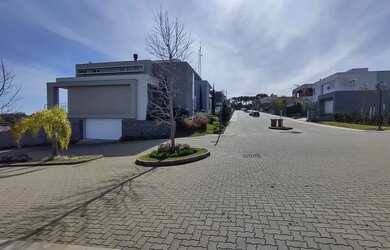 Imagem 2: Terrenos em condomínio. Piscinae533m² de Área