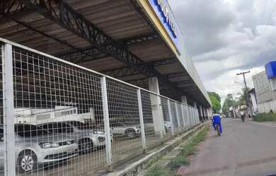 Imagem: O depósito para alugar possui 5 Vagas na garagem e 9500m²