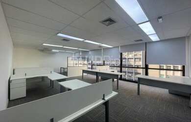 Imagem: O depósito possui 229m² de Área, Imóvel novo e está localizado