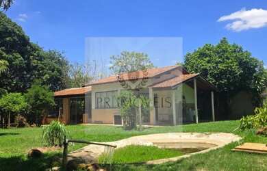 Imagem: A chácara possui 4000m² de Área e está localizado em Chácara