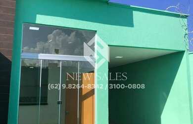 Imagem: A casa possui 3 Dormitórios, 2 Banheiros, 2 Vagas na garagem