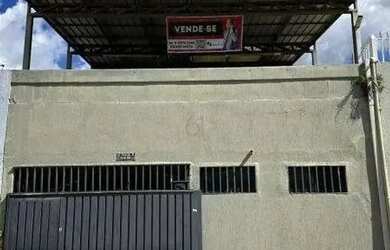 Imagem: A casa possui 4 Dormitórios, 4 Banheiros, 2 Vagas na garagem