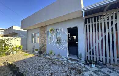 Imagem: A casa possui 2 Dormitórios, 2 Banheiros, 1 Vaga na garagem