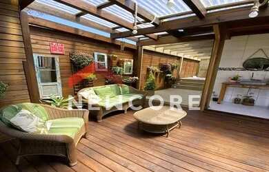 Imagem: A casa possui 2 Dormitórios, 2 Banheiros, 2 Vagas na garagem