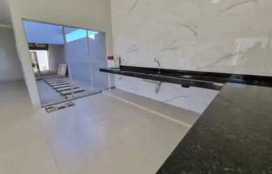 Imagem: A casa possui 4 Dormitórios, 4 Banheiros, 4 Vagas na garagem