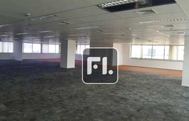 Imagem: O depósito possui 5 Vagas na garagem, 2.453m² de Área e