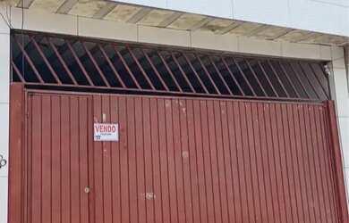 Imagem: A casa possui 2 Dormitórios, 1 Banheiro, 1 Vaga na garagem