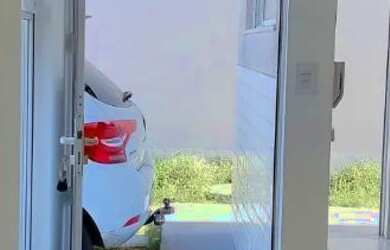 Imagem: A casa em condomínio possui 2 Dormitórios, 1 Banheiro, 2 Vagas