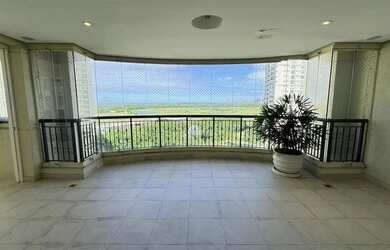 Imagem: O apartamento possui 4 Dormitórios, 5 Banheiros e 298m² de