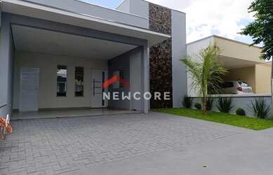 Imagem: A casa em condomínio possui 3 Dormitórios, 3 Banheiros, 2