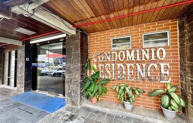 Imagem: O apartamento possui 1 Dormitório, 1 Banheiro, 1 Vaga na garagem