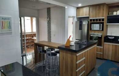 Imagem: A casa em condomínio possui 5 Dormitórios, 3 Banheiros, 5