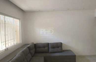 Imagem: A casa possui 3 Dormitórios, 3 Banheiros, 2 Vagas na garagem