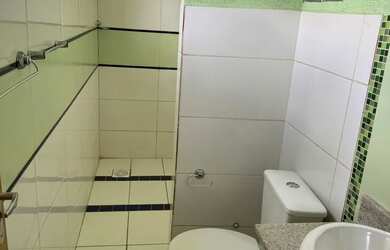 Imagem: A casa para alugar possui 3 Dormitórios, 2 Banheiros, 2 Vagas