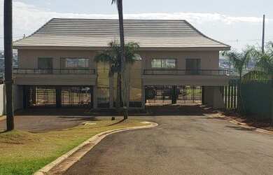 Imagem: O terreno possui 250m² de Área e está localizado em Marumbi