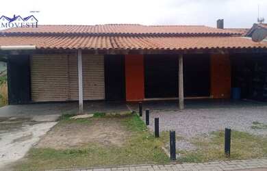 Imagem: A casa possui 3 Dormitórios, 1 Banheiro, 480m² de Área e