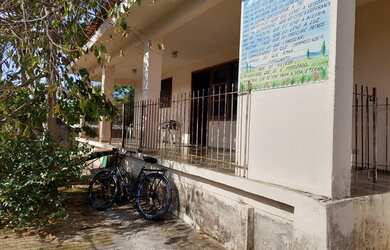 Imagem: A casa possui 4 Dormitórios, 2 Banheiros, 4 Vagas na garagem