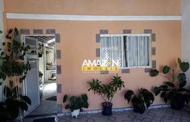 Imagem: A casa possui 2 Dormitórios, 1 Banheiro, 2 Vagas na garagem