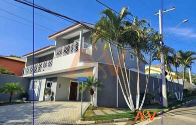 Imagem: A casa em condomínio possui 3 Dormitórios, 2 Banheiros, 4