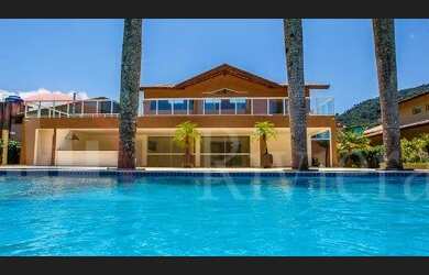 Imagem: A casa em condomínio possui 3 Dormitórios, 4 Banheiros, 2