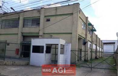 Imagem: O depósito possui 5 Vagas na garagem e 1875m² de Área e está