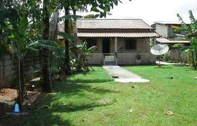 Imagem: A casa possui 2 Dormitórios, 2 Banheiros, 3 Vagas na garagem